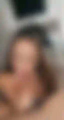 B/G I look so pretty sucking big dick