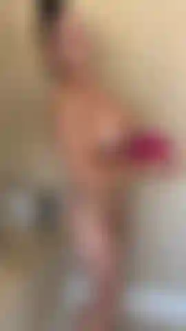 Je me rase la chatte.