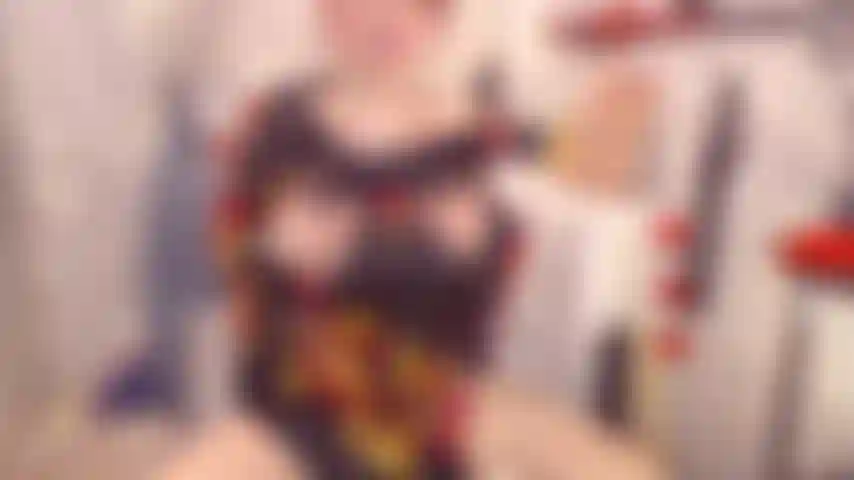 Une grosse giclée, un jouet en langue de dragon, un jeu de chatte.