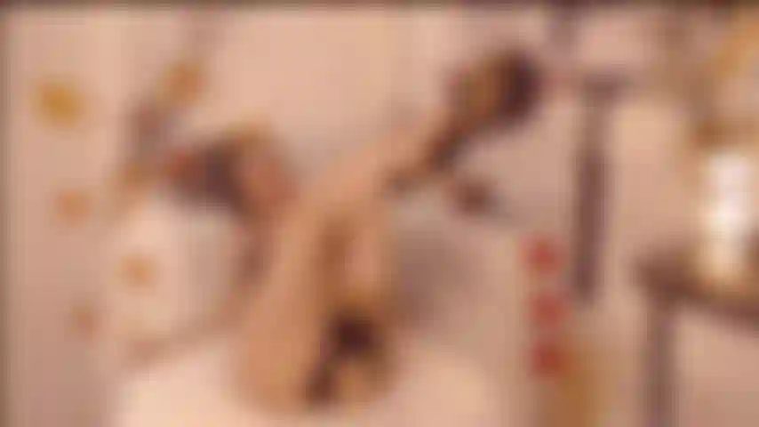 Anal avec mon nouveau plug en verre.