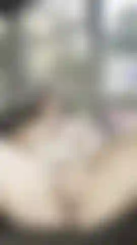 Dvp étend cette jolie chatte.