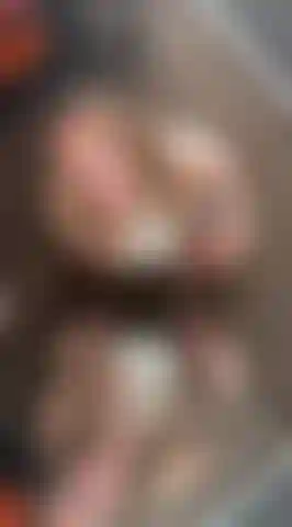 Rebondissant et giclant sur le miroir. Sous tous les angles.