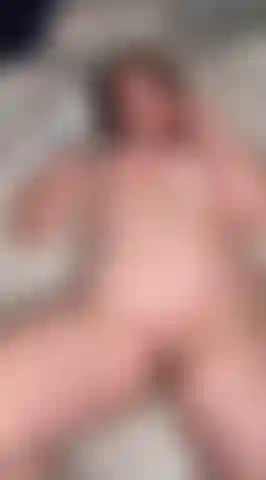 Playing with ice and fingering my pretty pussy