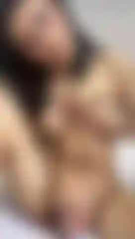 Pour jouer avec le gode dans ma chatte humide.