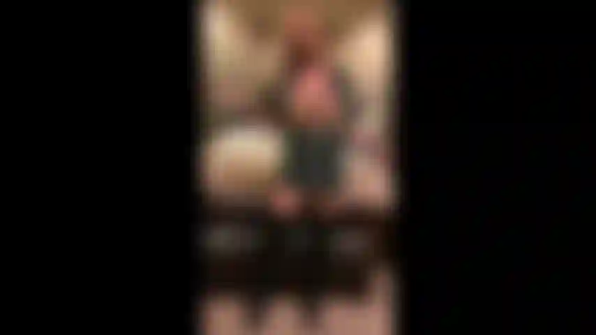 Biker mary strip et joue.