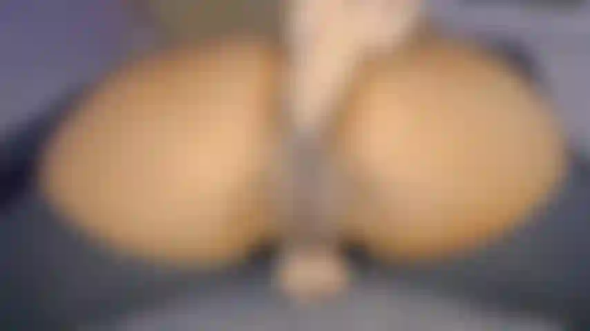 Je jouis dans mon cul.