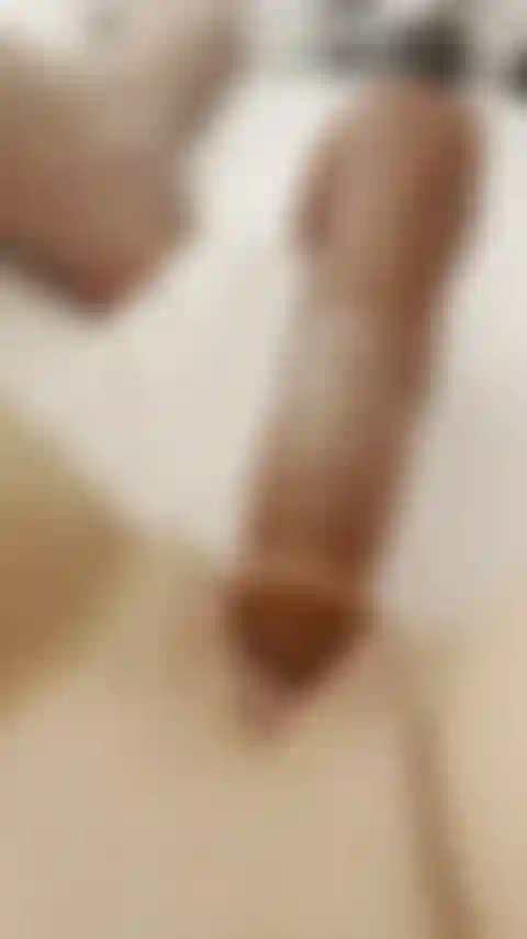 Regarde comme ma chatte est crémeuse ??