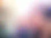 J'atteins l'huile d'olive pour qu'elle se répande sur moi pendant que je baise. Puis après avoir joui, je roule par derrière. Enfin je sors mes jouets anaux pour une double pénétration.