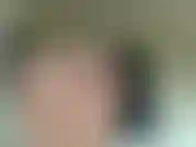 Je m'allonge sur le canapé et je joue avec les pieds alors que la conversation devient de plus en plus sale... Je ne peux pas m'empêcher de jouer avec ma chatte pendant que je parle de la façon dont j'utiliserais mes pieds pour t'avoir désactivé!