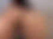 Je veux que tu caresses ta bite et que tu me tiennes, que tu te mettes au bord et que tu arrêtes! Retiens-toi pour moi. Je viens de rentrer d'un cours de yoga et je te taquine pendant près de 20 minutes avant de jouir.