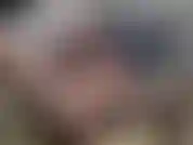 Rita fantasme sur un mec sexy qu'elle vient de rencontrer. Elle n'avait qu'à se faire plaisir en se masturbant et en fourrant sa culotte dans sa chatte puis en éjaculant dessus.