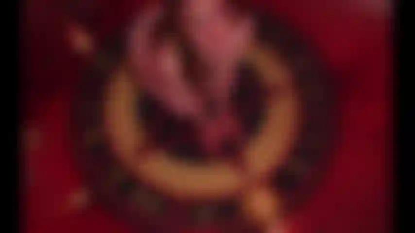 Le jeu solo de la séance de sorcière d'amour.