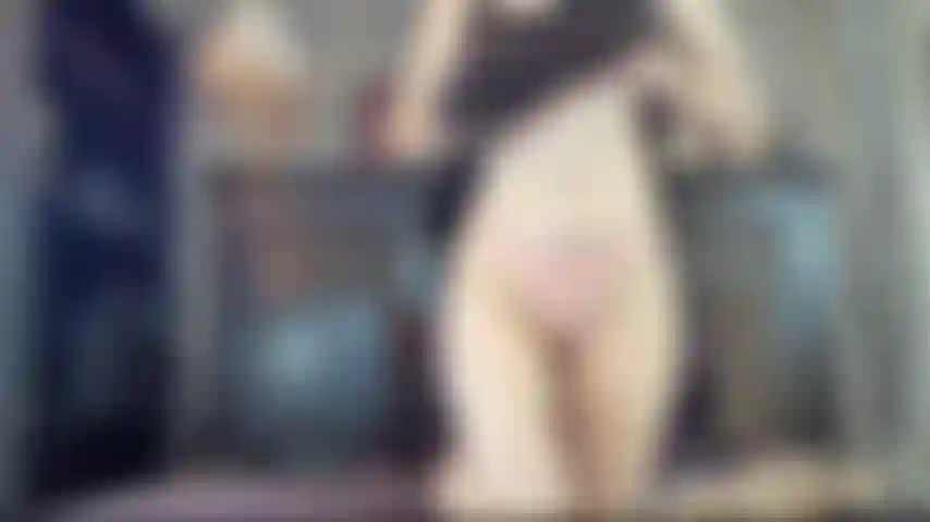 Robin - talons, bas et plug anal.