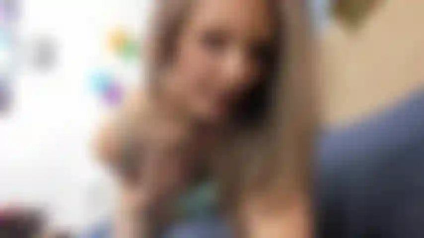 Robin - gros plan du cul et de la chatte.