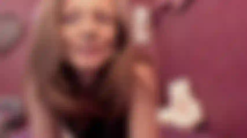 Les petits rires de bite apportent de grandes vibrations triples d'énergie et sont toujours mignons.