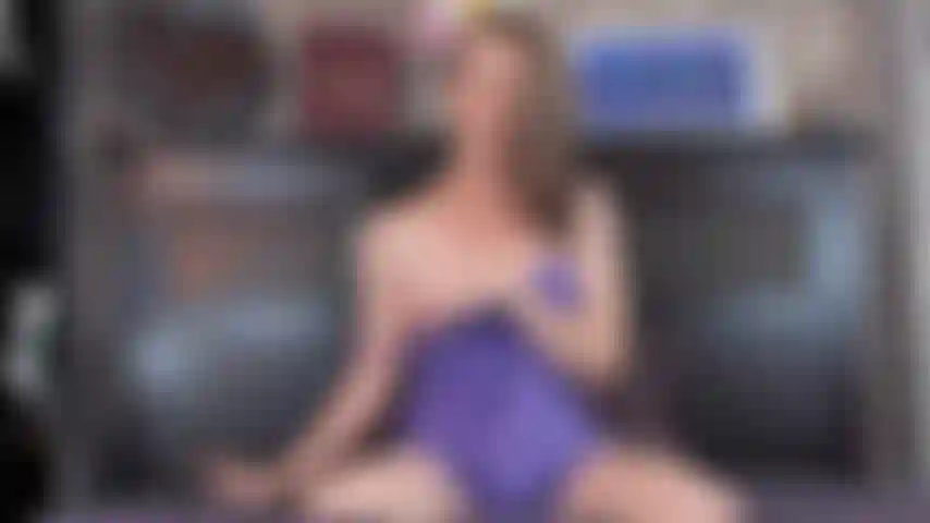 Robin - beaucoup de propos grossiers et d'appréciation de la bite, du plaisir à sucer la chatte !