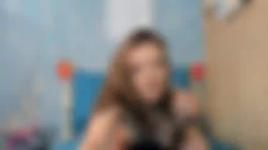 Robin taquine et baise avec les doigts et heureuse.