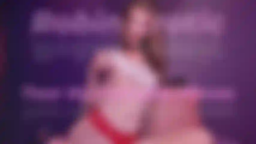 Tournée érotique robin de mes endroits préférés, une visite brève mais abondante de certains de mes endroits robin préférés. Regardez-moi me révéler chacune, tomber et ramper pendant que j'écarte mes longues jambes pour votre adoration et votre culte.