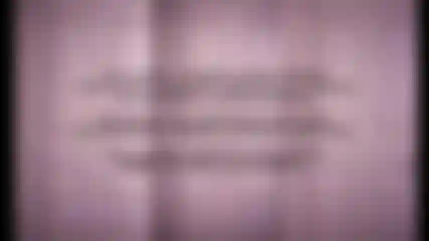 Nue dans mes chaussettes - (enf, gros cul, baskets, longues chaussettes) omg ! Je me suis retrouvée enfermée dehors de ma chambre de dortoir... Complètement nue. Maintenant, je dois essayer de ne pas me faire surprendre nue dehors. Venez mater !! C'était une demande personnalisée. Contacte-moi pour réaliser ton fantasme !!