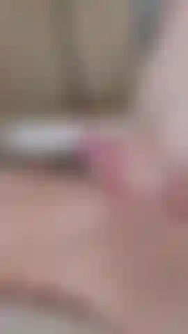 Allongé dans mon lit en train de jouer.