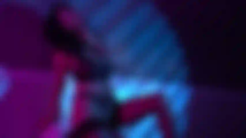 Strip-tease sensuelle.