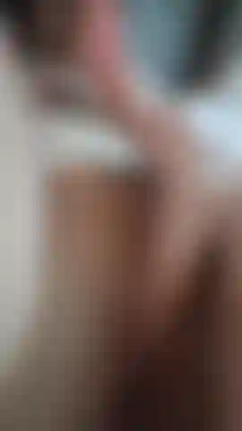 Je me masturbe chez moi pour toi.