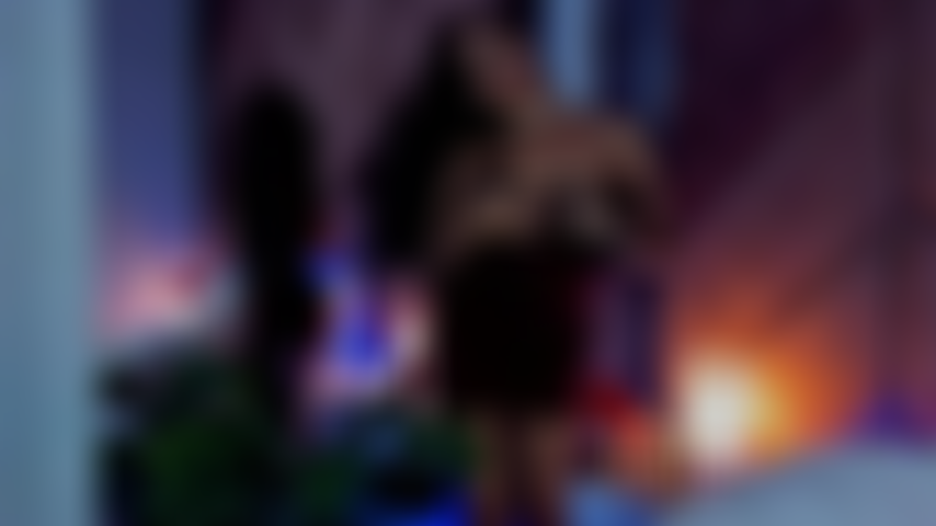 J'aime savoir que tes yeux ne cessent de me regarder, tandis que mes mouvements ne ravissent que toi.