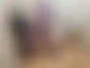 Je me suis faufilée dans les toilettes publiques du magasin et j'ai utilisé mon ambiance pour me faire gicler partout !