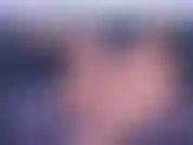 Baise avec un gode dans la chatte avec une énorme fausse éjaculation faciale.