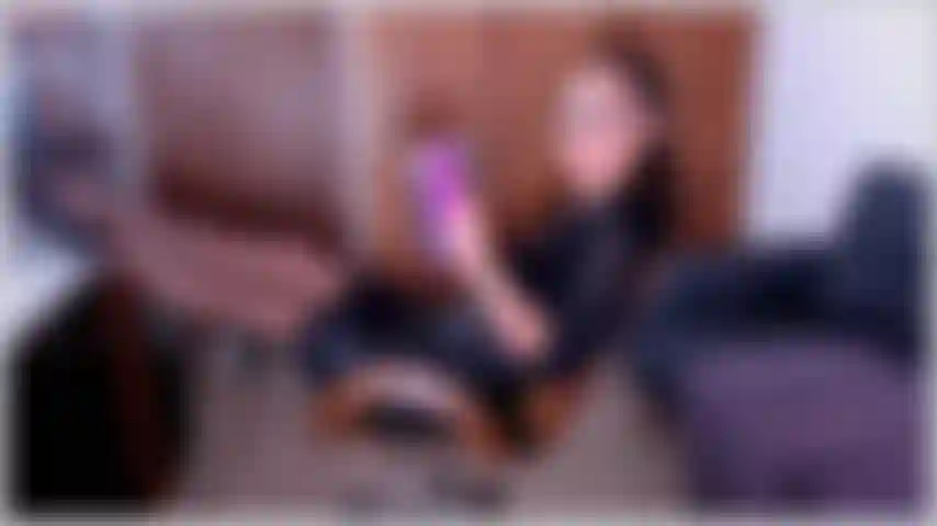 Je maîtrise l'art de la séduction. Si vous suivez mes instructions, vous vivrez le plus grand plaisir de votre existence. Je vous récompenserai pour votre conformité.