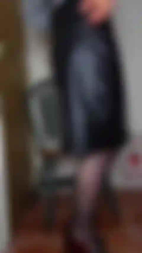La bande d'orgasme mission au doigt de chatte filmée en haute résolution.