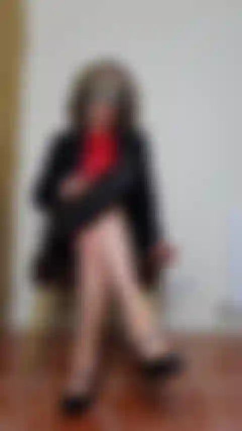 Jeu de rôle pour entretien d'embauche, chemisier en satin gode fellation.