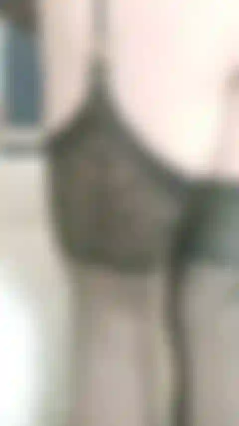 Regarde-moi utiliser un gode dans mes positions préférées - penchée, levrette, pt, chevauchée.