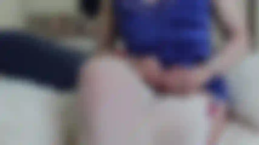 Footjob en bas de nylon blanc - regardez-moi caresser le gode avec mes pieds vêtus de bas blancs, accent britannique joi avec compte à rebours jusqu'à votre sperme.