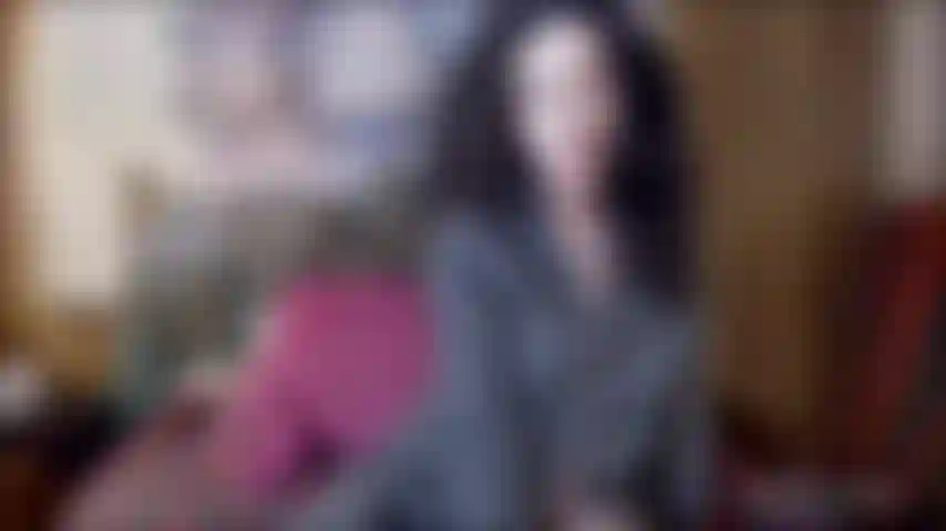Tu veux être mon petit cocu bien sage ? Reste dans ton coin pendant que je fais ce que je veux avec le grand voisin d'à côté et si tu es sage je te laisserai peut-être me nettoyer !!