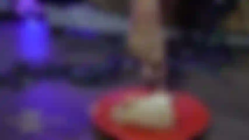 Les pieds du gâteau d'anniversaire éclaboussent !!!!!!!!!