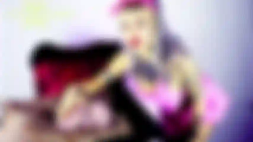 Recadrée & chevillée/entraînement anal pt1 (trempée de sperme).