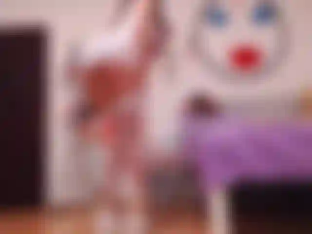 J'adore mon cul et mes longues jambes//toute tenue blanche :*.