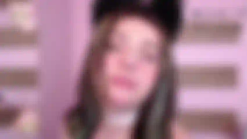 Mon visage se ferme uwu.