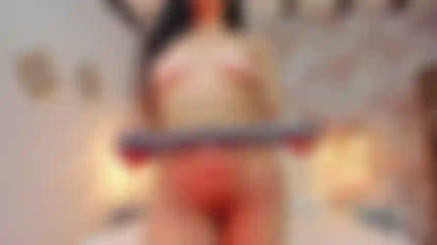 Masturbation avec un doigt dans ma chatte.