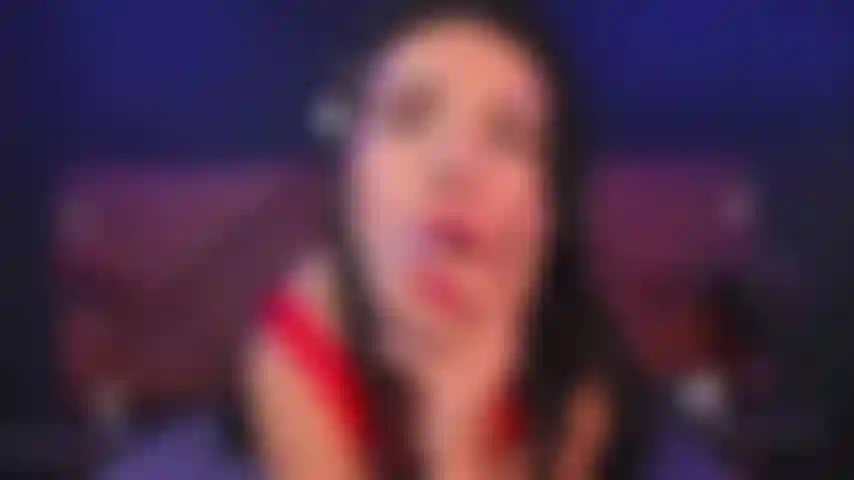 Sensuelle nue pour finir par baiser en cowgirl inversée.