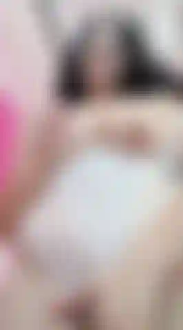 Des courbes dangereuses et chaque centimètre de ma peau brûlant pour toi. Tu aimes ce que tu vois ?