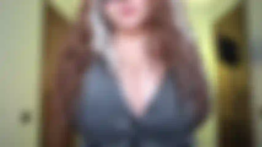 Secretary roleplay.
She ask to her boss for salary rise.
Naughty boss wants to have fun with her before he rise up her salary.
Titty fuck  with fake cumshot