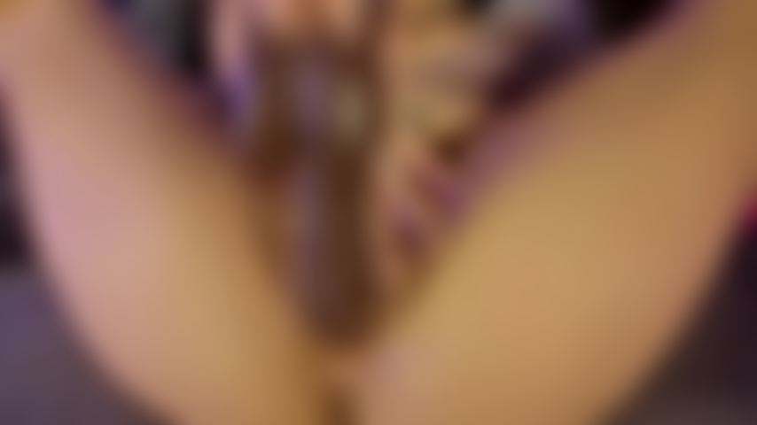 Tu aimes ma chatte avec une grosse bite noire ?