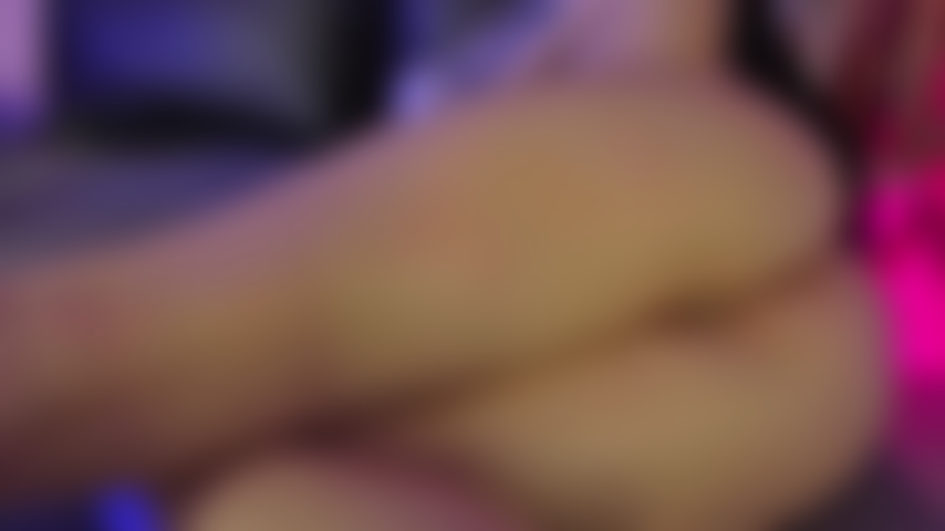 J'aime voir comment des boules de 35 cm entrent complètement dans mon cul ?