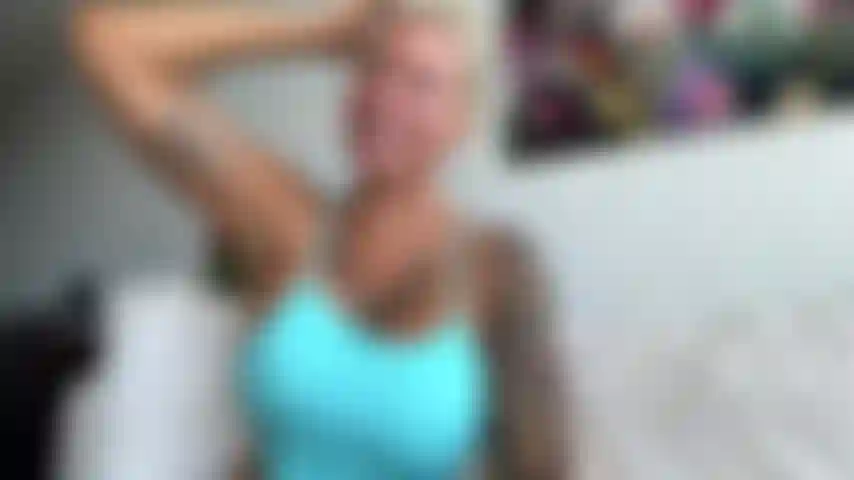 Je sens mes propres aisselles après une séance d'entraînement.