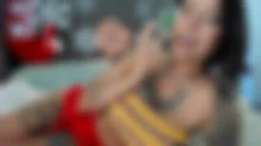 Fétichiste du visage de près.