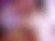 Regarde mes seins de 1100 cc exploser hors de mon micro bikini en fléchissant ma poitrine, pompe avec des pompes.. Pendant que je pompe mes muscles, tu dois pomper ta bite pour moi et me donner cette charge partout muscles!