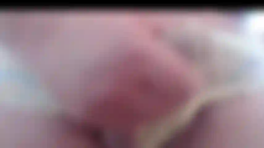 Portant et éjaculant dans des culottes courtes en dentelle pour filles et garçons mvf_01112022_23.