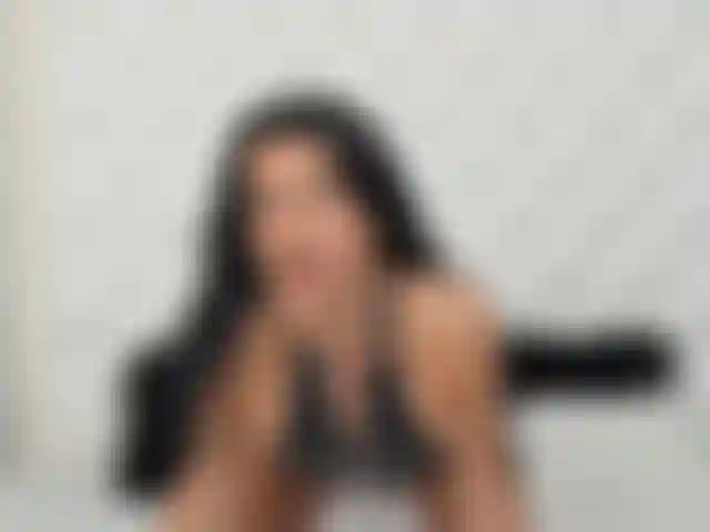 Chérie, je suis au lit en ce moment ! Regarde comme je me satisfais et pense à toi je sais que tu l'aimes !!